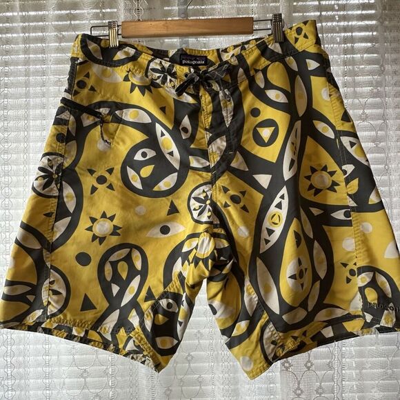 Patagonia Men’s Swimsuit Board Shorts Yellow and Grey Geometric Pattern Size 35 - Picture 1 of 5